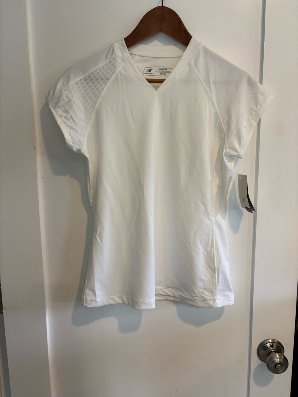 New Balance Vigor Tee Mesh Insert Lightning Dry Top Medium NWT